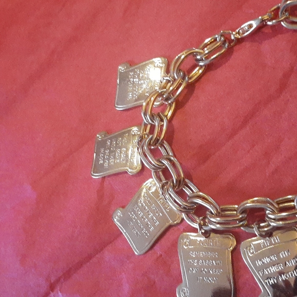 10 Comments Charm Bracelet - Picture 4 of 4